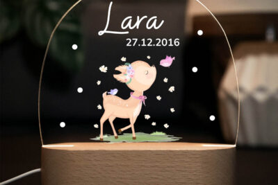 Nachtlicht Kinder & Baby personalisiert - Reh Kitz mit Schmetterling