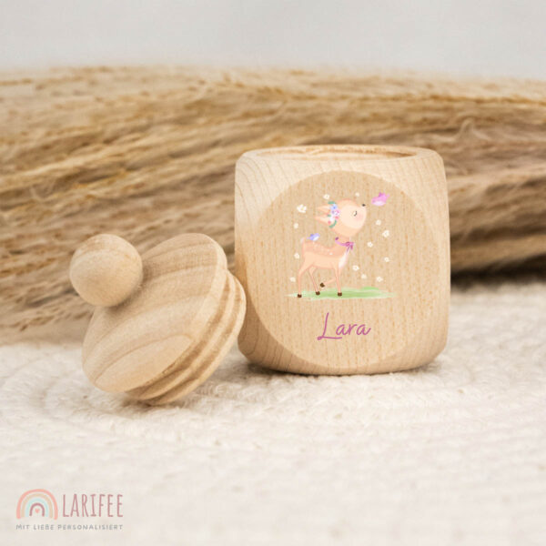 Zahndose Holz mit Name Personalisiert - Reh Kitz mit Schmetterling