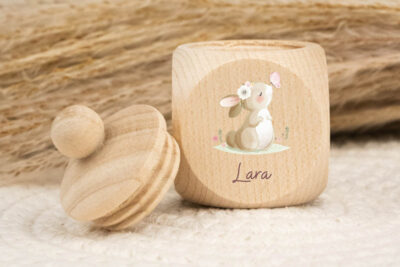 Zahndose für Milchzähne personalisiert - Hase mit Schmetterling