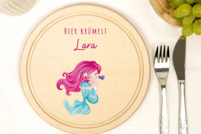 Frühstücksbrettchen Holz rund personalisiert - Meerjungfrau